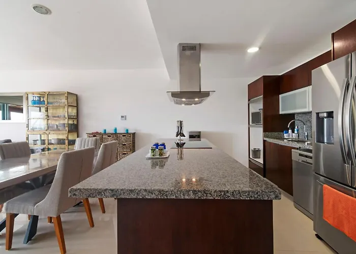 Exclusive Ocean-view In Riviera Maya Apartment